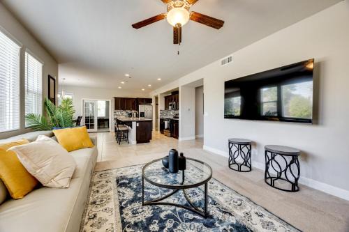 Visalia House | Group Getaway 5 Mi to Dtwn Visalia