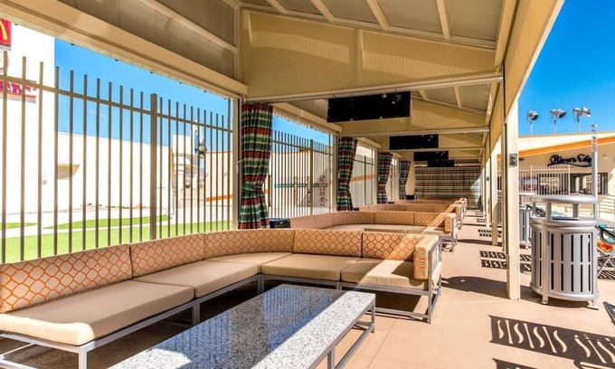 Laughlin House | Group Vacation! 3 Riverview Units, Pool, Restaurants, Bar, Game Room, Casino!