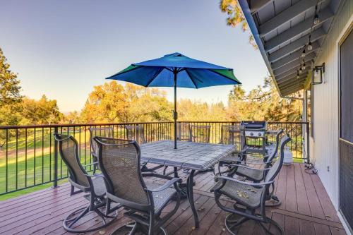 Groveland House | Groveland Home with Deck 2 Mi to Pine Mountain Lake