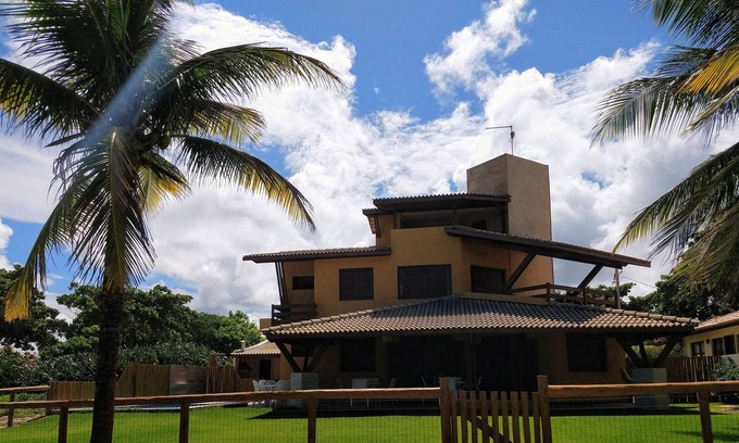 Parafuso House | Guarajuba Home Front Full Sea, Feet in the Sand