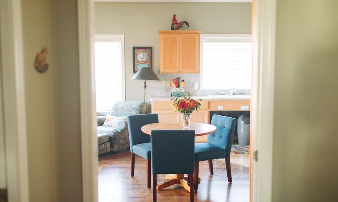 Southeast Bend Apartment | Guest Haven -quiet, cozy hideway in SE Bend.Private enclosed patio. Pet friendly