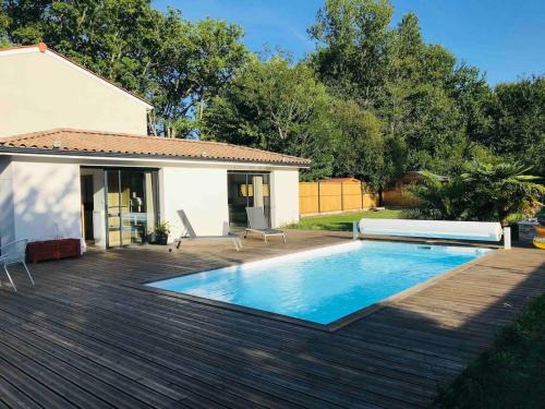 Le Pian-Medoc House | Guest House avec piscine et jardin Privatifs