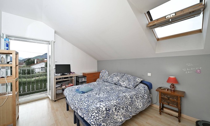 Lourdes Bed & Breakfast | Guest House 'Chambre D'hôtes Avec Balcon - 2 Prs' with Mountain View, Shared Terrace and Wi-Fi