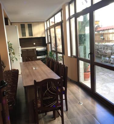 Teteven House | Guest House Lori