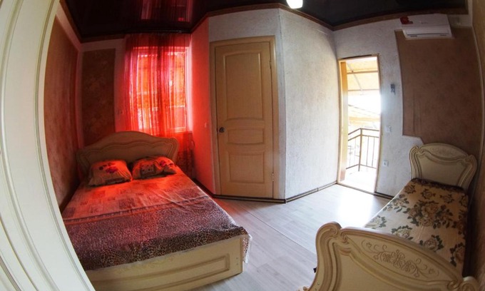 Tsandripsh House | Guest house on Shaumyana