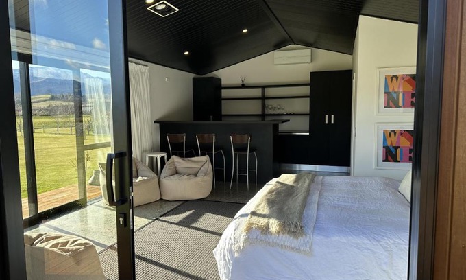 Speargrass Flat House | Guest House with a Stunning View