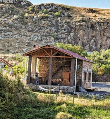 Aghavnadzor House | Guesthouse by the river