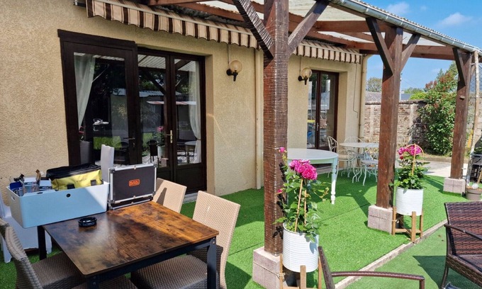 Canaples Bed & Breakfast | Guesthouse 'La Petite Auberge' with Wi-Fi