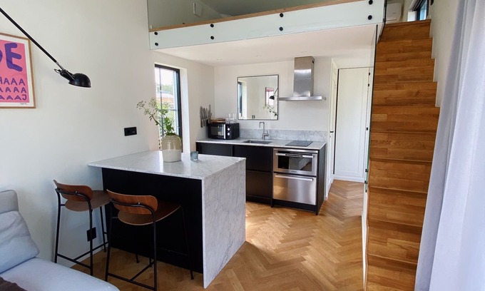 Saro House | Guesthouse, not even a minute walk to the ocean