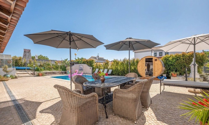 Lagoa de Albufeira Apartment | GuestReady - Gorgeous Villa near the Lagoon