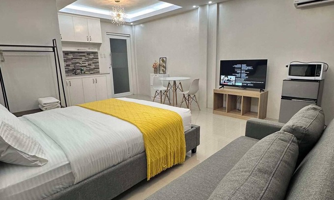 Subic Apartment | Guestroom 2 -3rd Flr. Barretto Olongapo, near beach & Inflatable Island