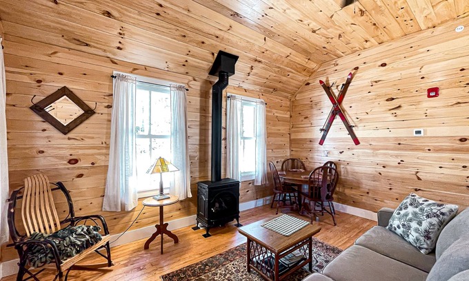 Meacham Cabin | Guides Cabin with Woodland View