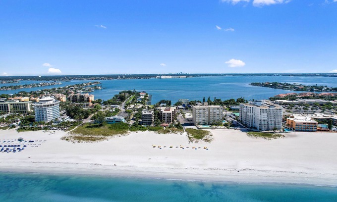 St. Pete Beach Condo | Gulf Gate Resort # 507 Spacious Condo, FALL Special Value LOW Price 169 . night
