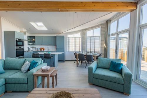 Holywell House | Gull Rocks Beach Lodges