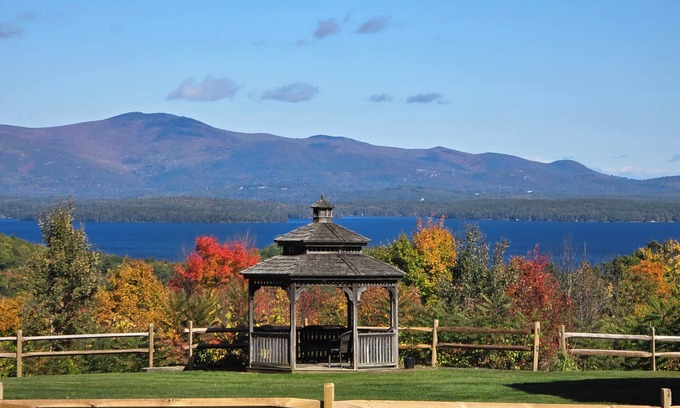 Gilford Hotel | Gunstock Inn & Suites