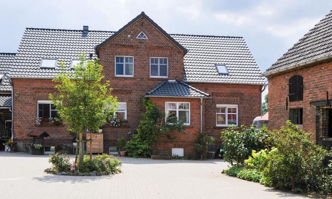 Arnsnesta House | Gutshof Zum Adlernest