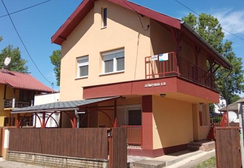 Hajduszoboszlo Apartment | Gyöngyvirág Apartmanház