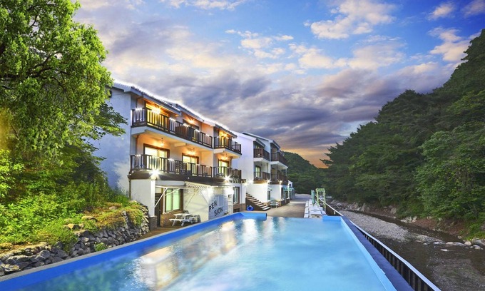 Gyeongju House | Gyeongju Green Valley Spa Pension