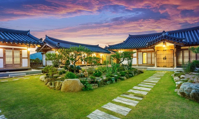 Gyeongju House | Gyeongju Wadamjung Hanok Pension