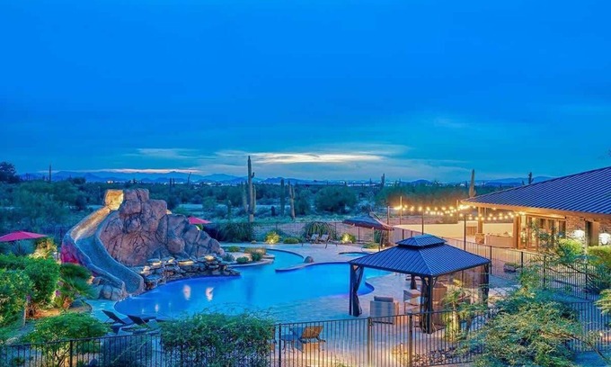 Pinnacle Peak House | HÓZHÓ Main Estate at Lone Mountain