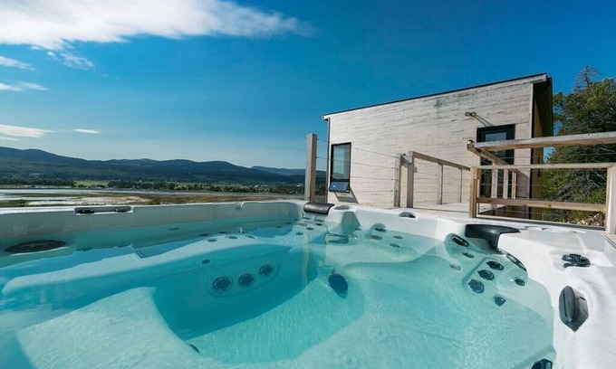 Baie-St-Paul Ski Chalet | Hôtel à la maison - Panache, spa et fleuve
