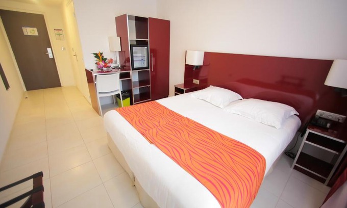Les Hattes Hotel | Hôtel Amazonia du Fleuve***