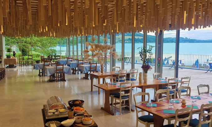 Charavines Hotel | Hôtel Beau Rivage