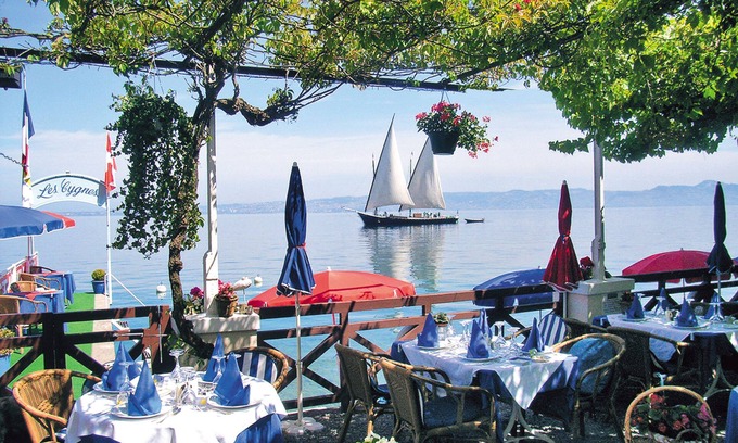 Evian-les-Bains Hotel | Hôtel Les Cygnes