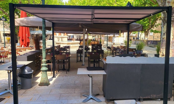 Maussane Hotel | Hôtel Restaurant L'Oustaloun