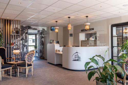 Le Val-Saint-Pere Hotel | Hôtel Restaurant les 13 Assiettes