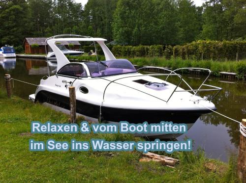 Gross Koeris Apartment | Hüttendorf für Euch alleine - geführter Yachtausflug nach Prieros inclusive! Nur 3 Minuten zum Badesee Fahrräder kostenlos vorhanden