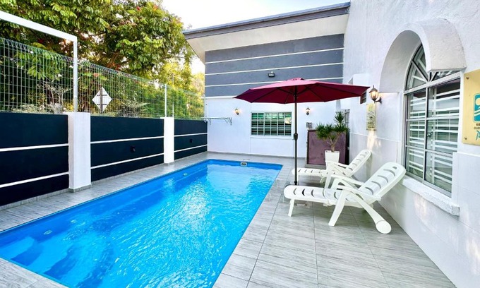 Cheng House | H&H 1 Guest House