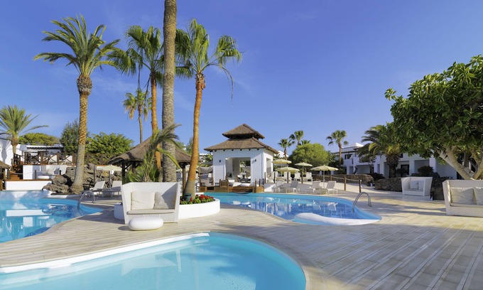 Playa Blanca Hotel | H10 White Suites