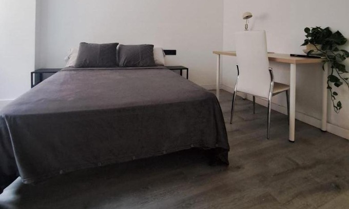 Premia de Mar House | Habitación Doble en piso compartido