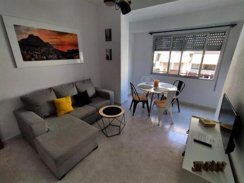 Campoamor House | HABITACIONES EN APARTAMENTO COMPARTIDO w HOST
