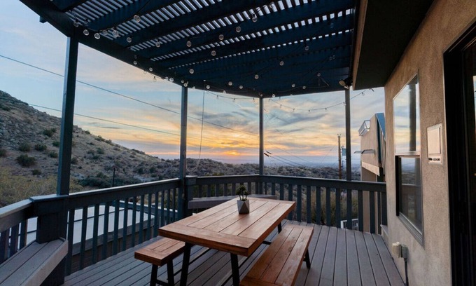 Glenwood Hills House | Hacienda Bella: Stunning Views & Winter Hot Tub