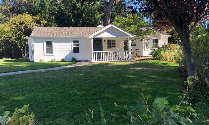 Walnut Creek Cottage | Hacienda Cottage | Entire Freestanding Home