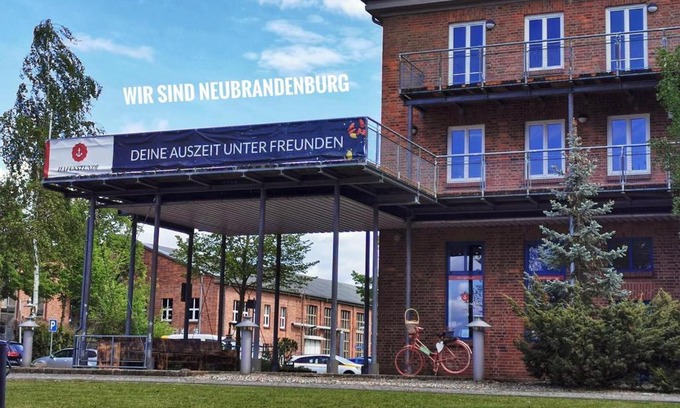 Neubrandenburg House | Hafenstunde