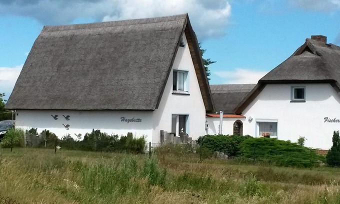 Wieck auf dem Darss House | Hagebutte