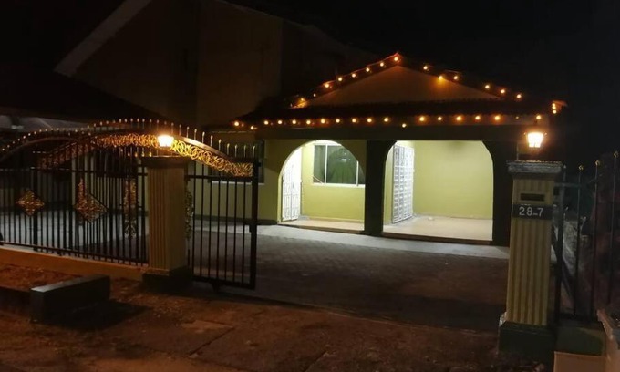 Pekan Parit Bunga House | Hajjah Homestay Tg Agas Muar