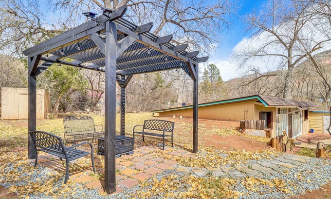 Jemez Springs Cabin | Half-Mi to Jemez Hot Springs: Cozy Cabin Getaway!