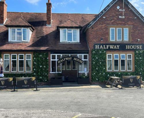 Chilthorne Domer Hotel | Halfway House Inn Country Lodge