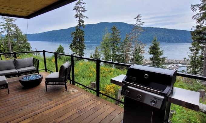 Port Renfrew Apartment | Halibut Hideaway