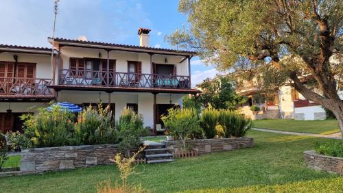 Kalyves Polygyrou House | Halkidiki Family House