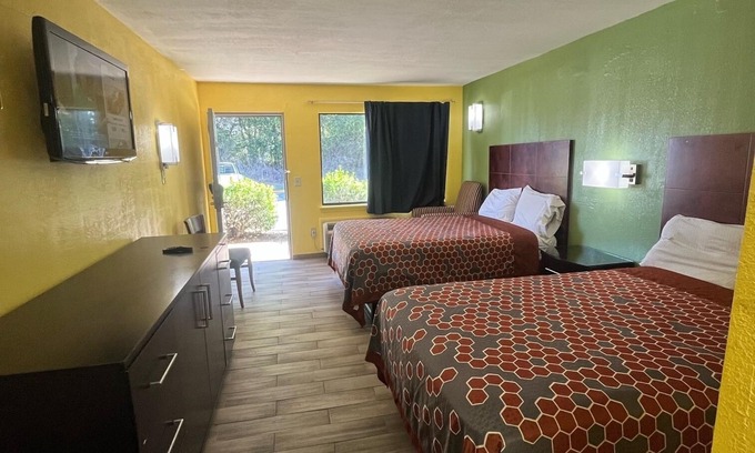New Albany Hotel | Hallmarc Inn