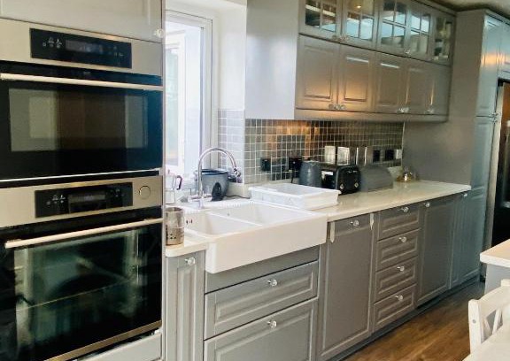 East Ham South House | Hameway House- Stunning 4 bedroom house with a spacious kitchen