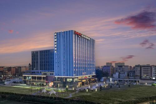 Baiyun Hotel | Hampton by Hilton Guangzhou Renhe Baiyun Airport-Free Shuttle bus at Guangzhou Baiyun Airport