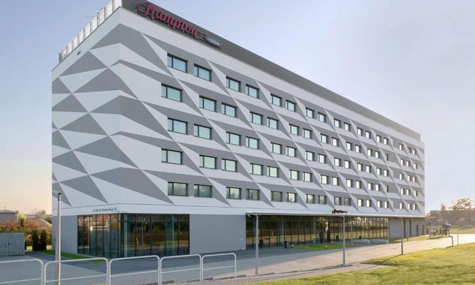 Krakow Hotel | Hampton by Hilton Krakow Airport