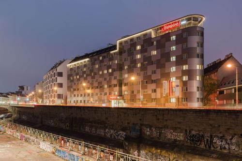 Funfhaus Hotel | Hampton By Hilton Vienna City West