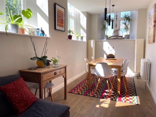 Cotham House | Hampton Hall - Wonderful Converted Home in Redland